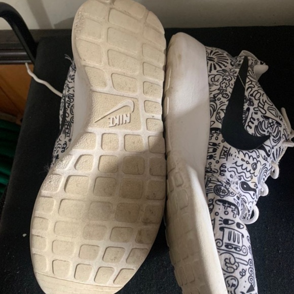 nike roshe print doodle sketches - Picture 4 of 10
